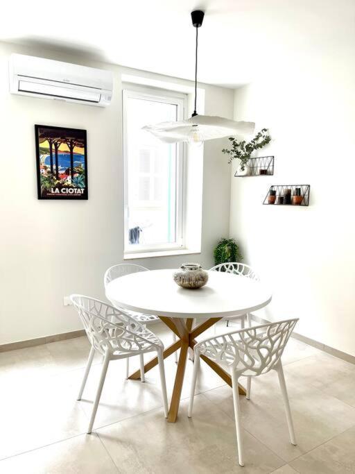 Appartement Moderne + Parking A 50M De La Mer La Ciotat Luaran gambar