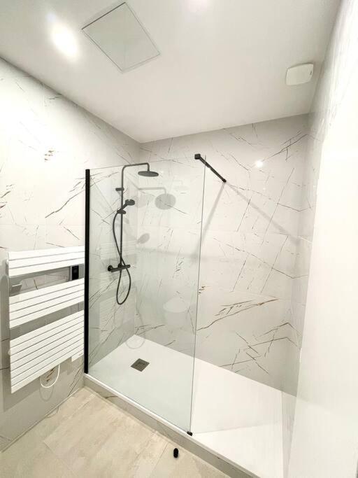 Appartement Moderne + Parking A 50M De La Mer La Ciotat Luaran gambar